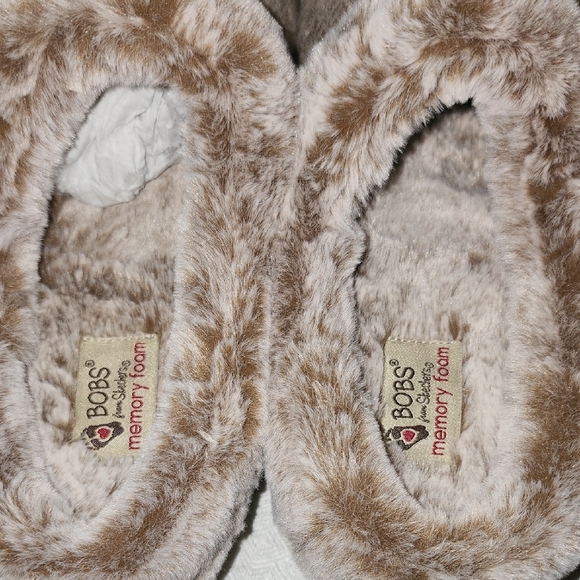 Skechers BOBS Cozy Cream Slippers - Picture 6 of 14